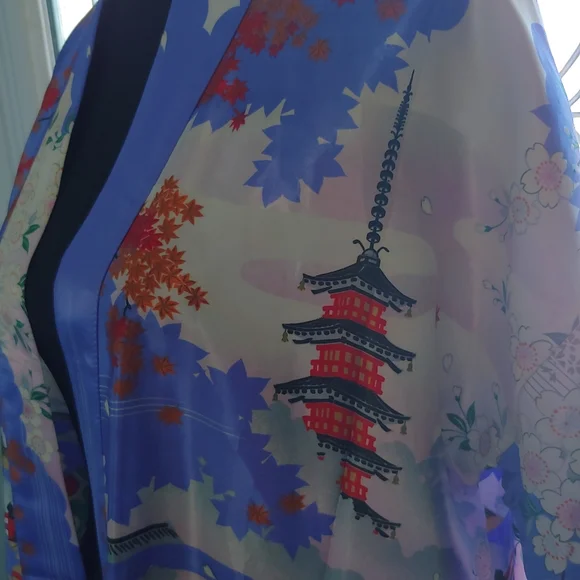 Kimono Style Japanese Robe - Picture 4 of 14